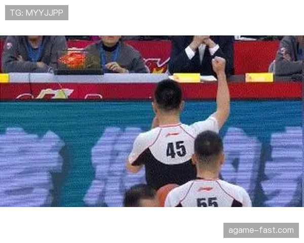 肘部动作算犯规标准解析，何时裁判应吹哨？